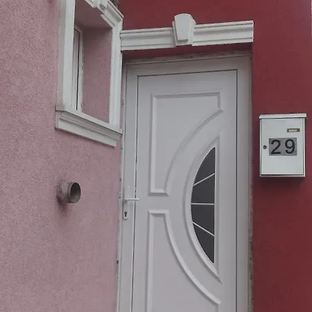 Small Private Bathroom Wi-fi Apartmán